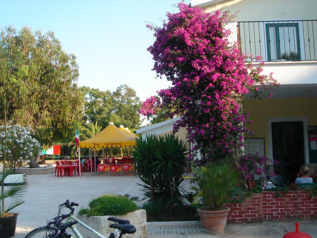 Villaggio Camping Uria Foce Varano Exteriér fotografie
